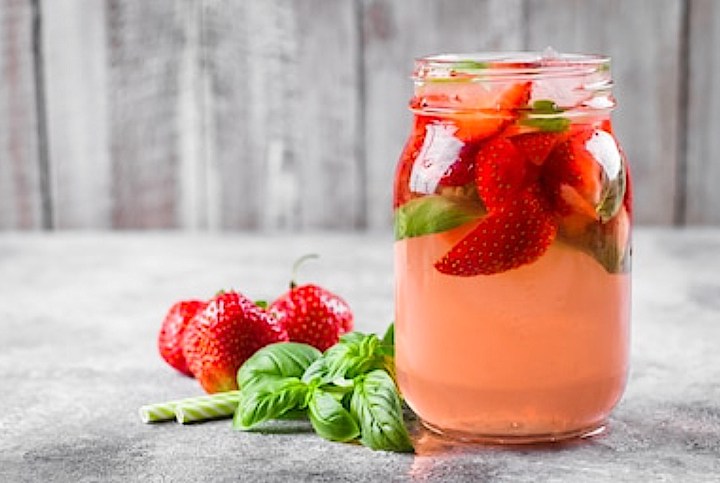 Boisson fraises et basilic